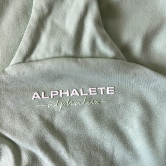 Alphalete Alphalux Light Green Sports Bra size Medium - Picture 3 of 6